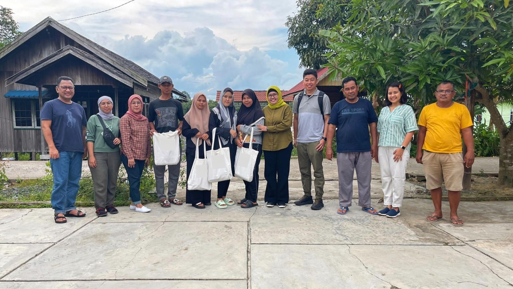 Child Rights Focal Points and Child Friendly Spaces Trainings at Rattan Community in Indonesia